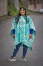 poncho de textiles ruiz salinas de Guaranda