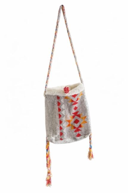 Bolso artesanal Textiles Ruiz elaborado en Salinas de Guaranda Ecuador